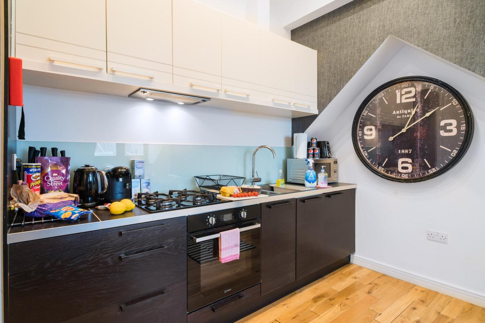 Oakfield Premier Apartments - Fast Wifi - 5 Mins City Centre Кардіфф Номер фото